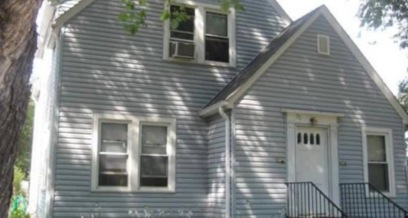 Building Photo - 25 Delos St W