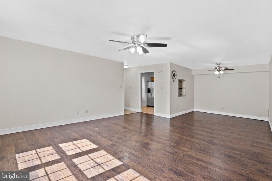Building Photo - 501A Harwood Ct