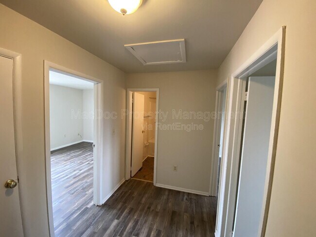 Building Photo - 928 Bellows Ave