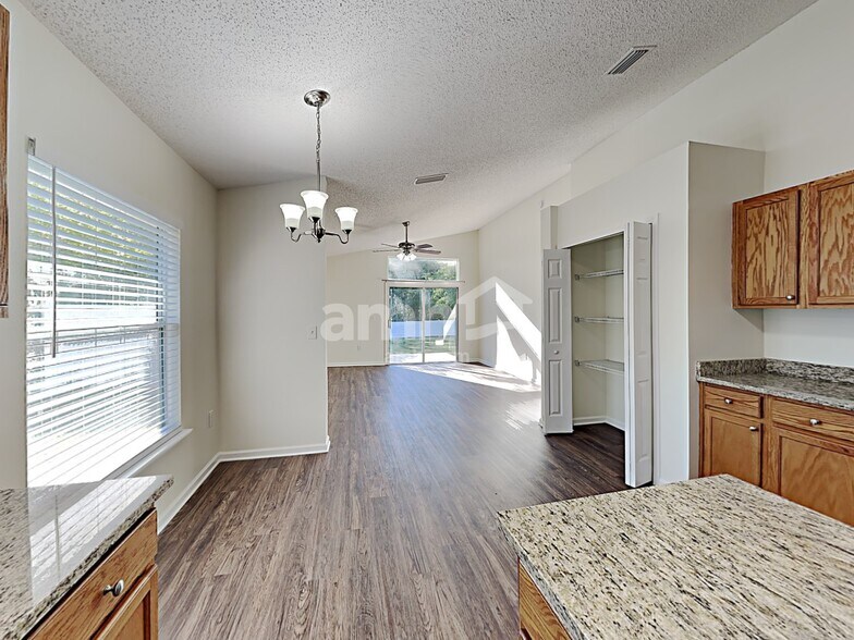 Building Photo - 14213 Fish Eagle Dr E