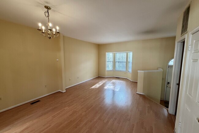 Building Photo - 14614 Stream Pond Dr