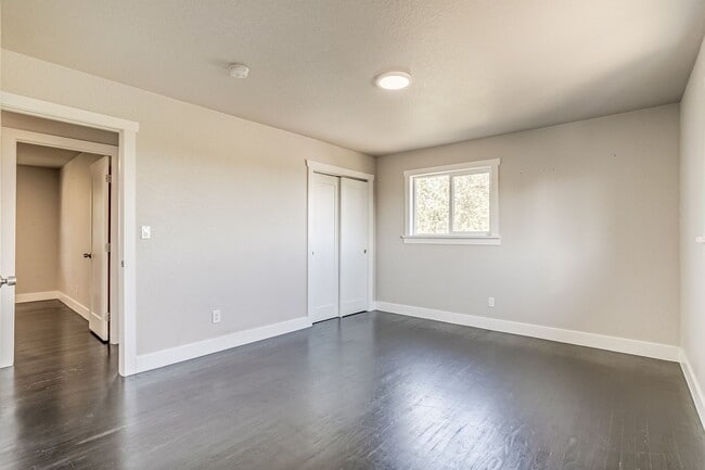 Building Photo - 482 W 80th Ave