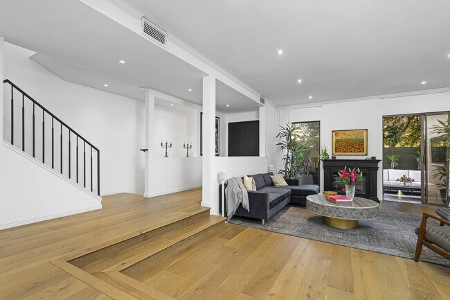 Building Photo - 2237 Century Hill