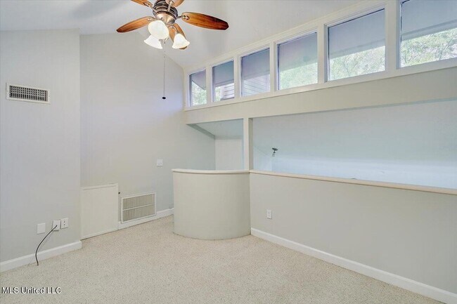 Building Photo - 200 Woodgreen Dr