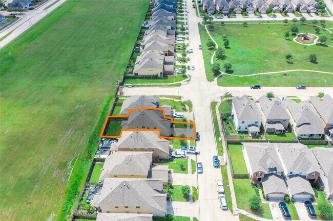 Building Photo - 7115 Ironwood Forest Dr