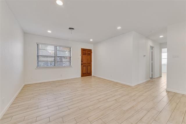 Building Photo - 413 Simmons Dr