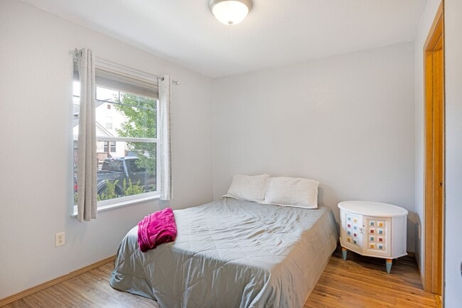 Building Photo - Gorgeous 4 Bed / 3 Bath Home on Hermione Lane!