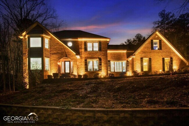 Primary Photo - 661 Luther Ct