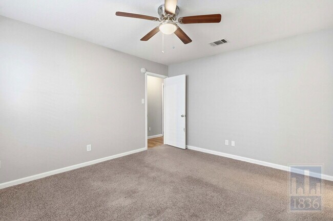 Building Photo - 1612 Sylvia Ln