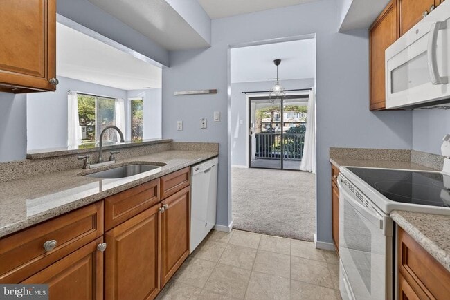 Building Photo - 203 Gregorys Way