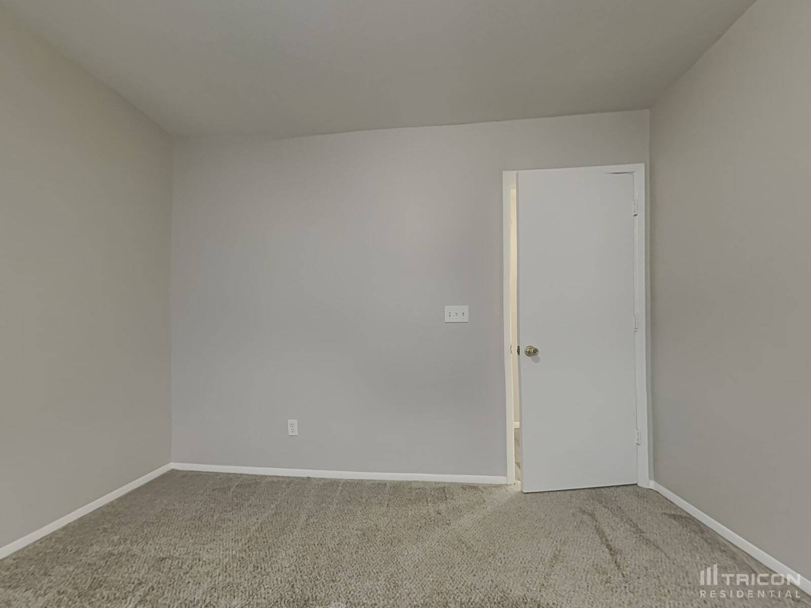 Building Photo - 4432 N 86th Dr