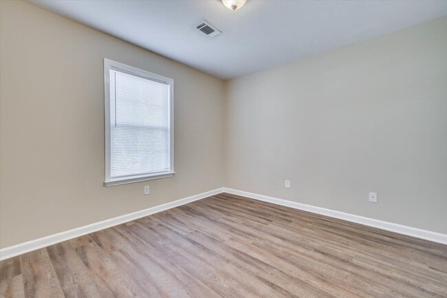 Building Photo - 1622 Emma St