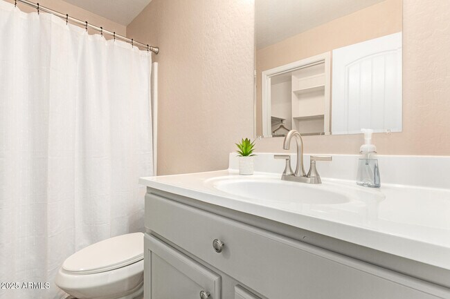 Building Photo - 4582 E Jadeite Dr