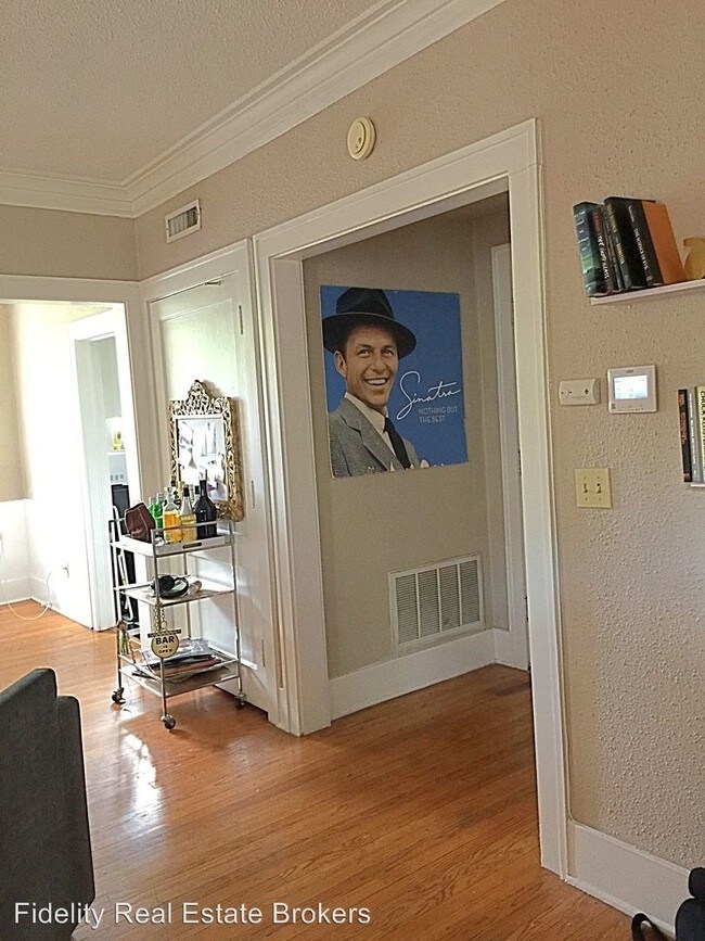 Building Photo - 2117 N Shartel Ave