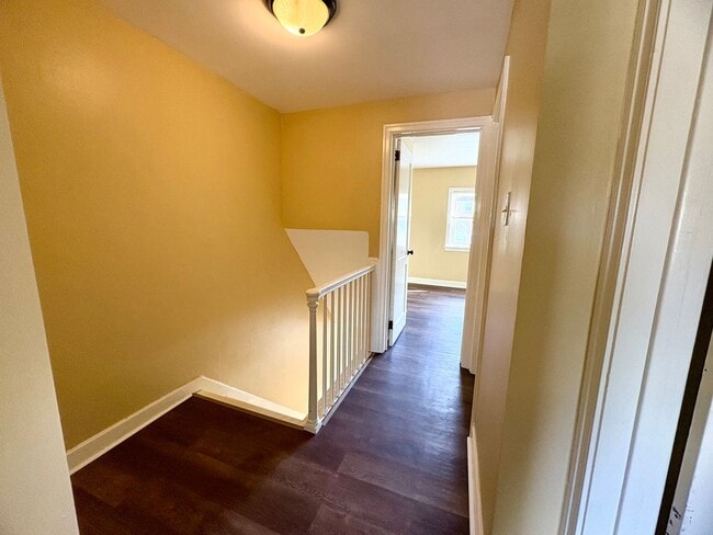 Building Photo - 3 Bedroom 1 Bathroom in Harrisburg!