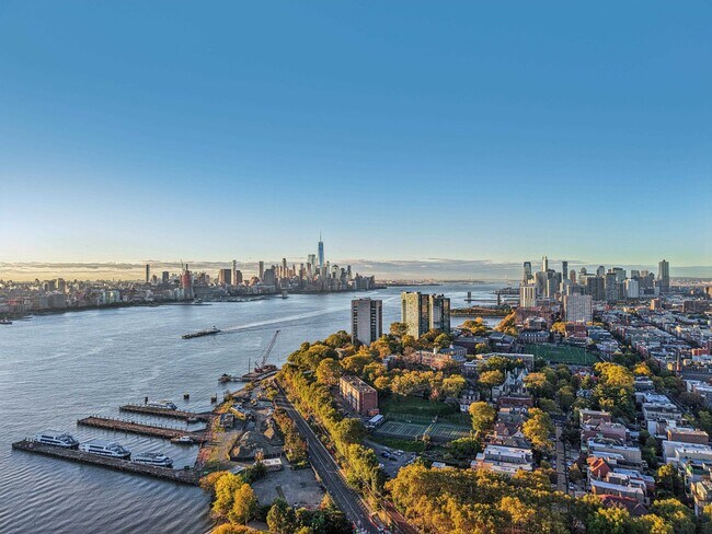 Building Photo - 1025 Maxwell Ln