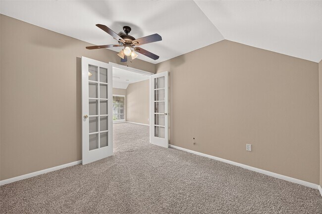 Building Photo - 18515 Autumn Park Dr