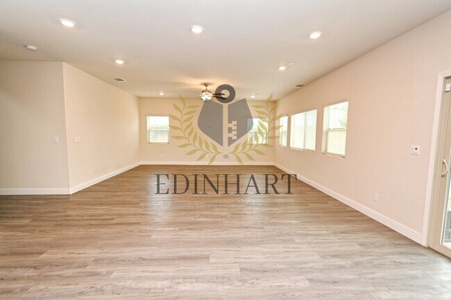 Building Photo - 661 Blue Oak Lane W