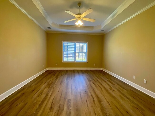 Building Photo - 4858 Somerset Dr