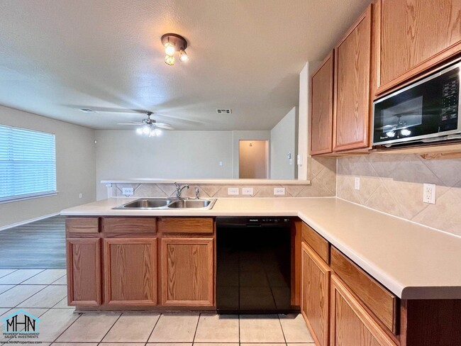 Building Photo - 4922 Celtic Cor