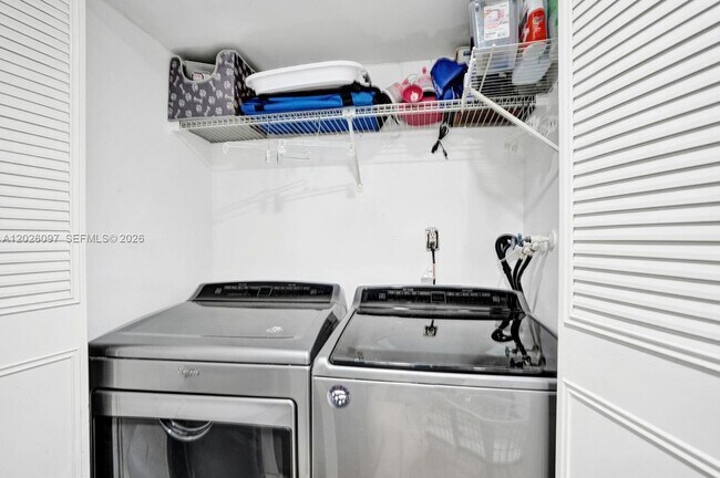 Building Photo - 7355 SW 26th Ct