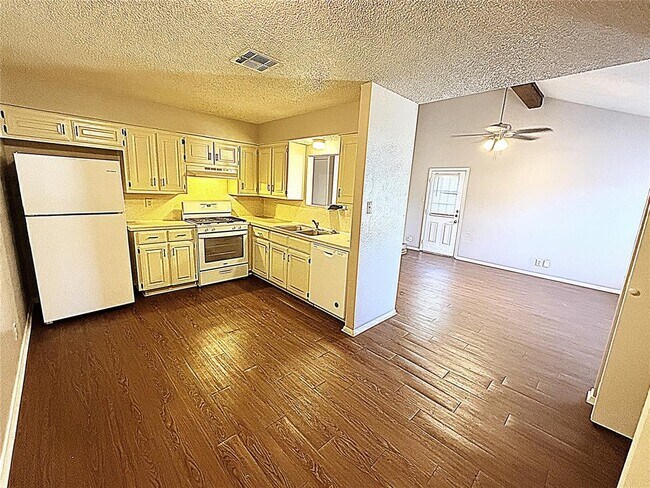 Building Photo - 12800 Tomanet Trail