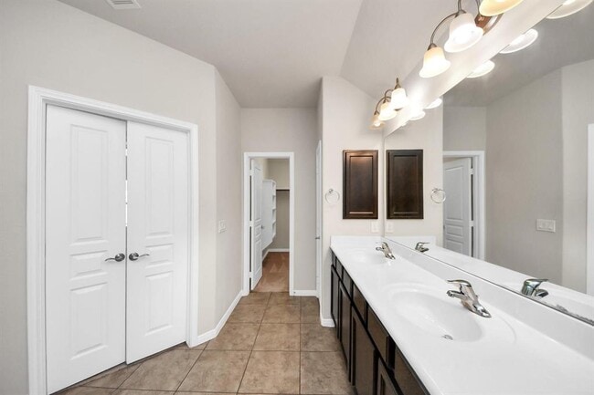 Building Photo - 24610 Emerald Pool Falls Dr