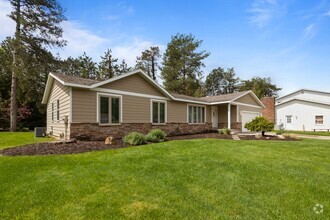 Building Photo - Charming 3-Bedroom Ranch in Quiet Cul-de-Sac