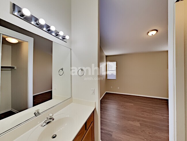 Building Photo - 16185 W Washington St