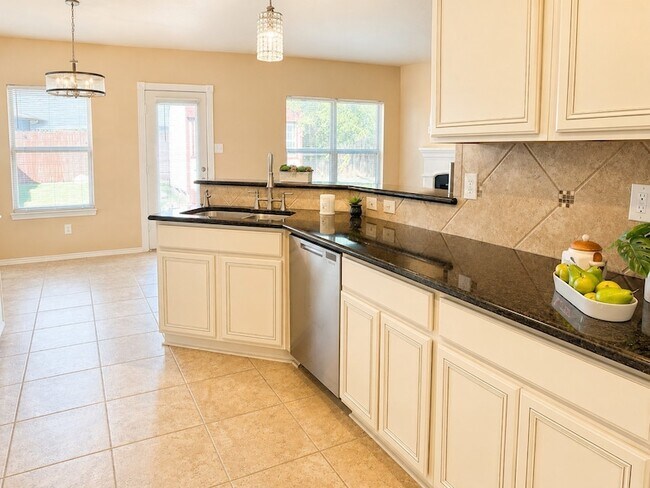 Building Photo - 1009 Cheyenne Dr