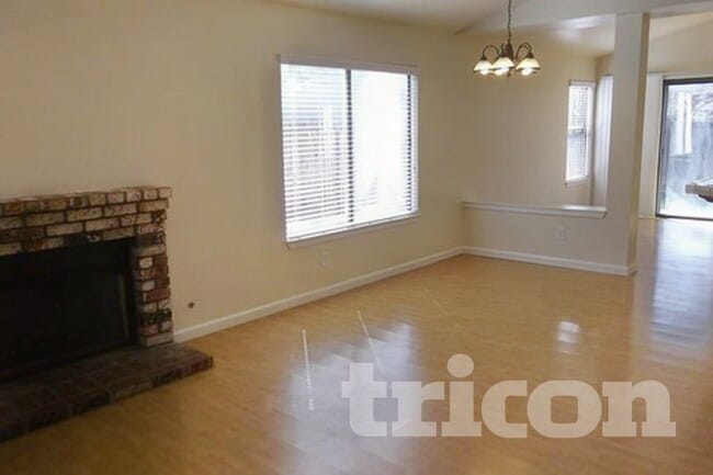 Building Photo - 1085 Quail Valley Run