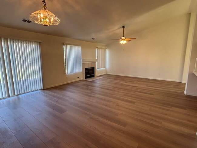Building Photo - Open House Thursday, July 3rd 3:30-5. Come...