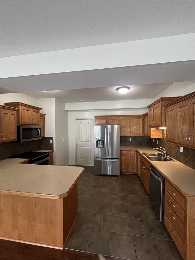 Building Photo - 1204 Dustins Way