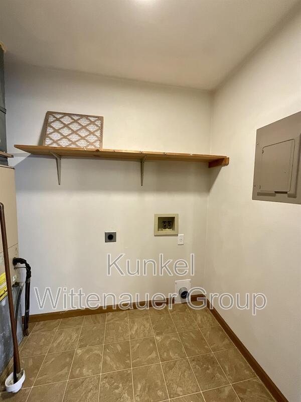 Building Photo - 614 Carol Ann Dr