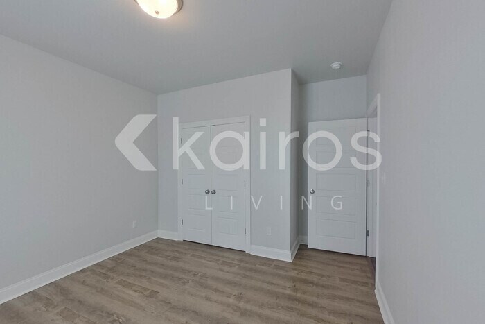 Building Photo - 6536 Roux Dr