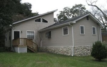 Building Photo - 1464 Pine St