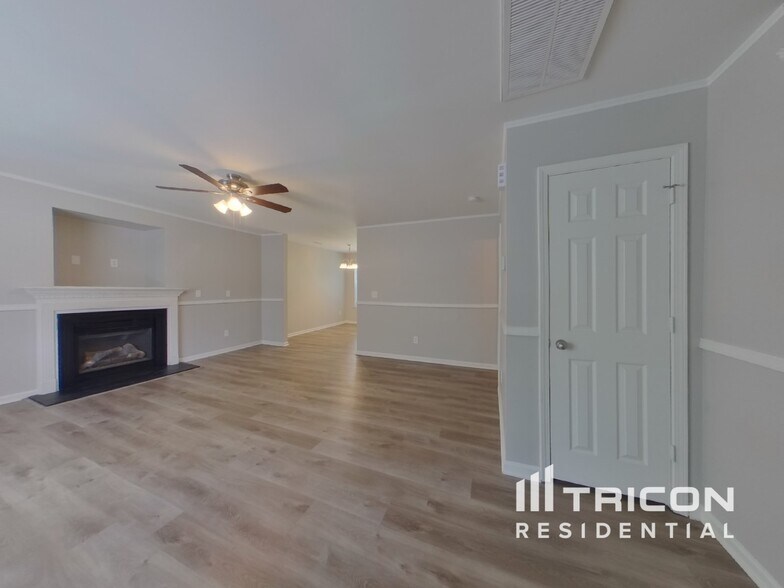 Building Photo - 4827 Canipe Dr