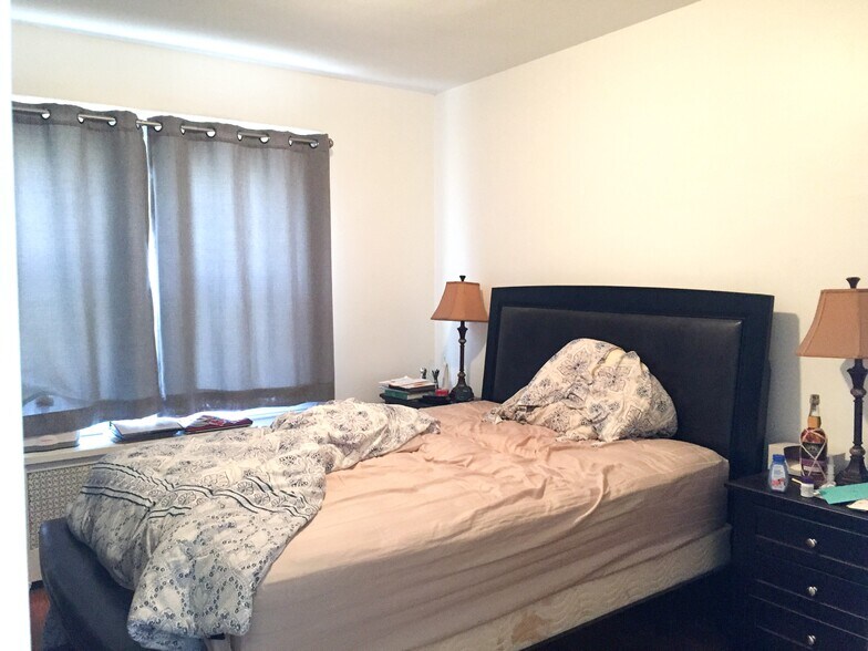 Building Photo - 246 Pearl St