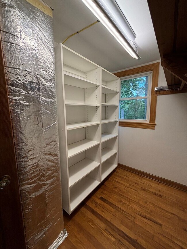 Building Photo - Timeless 3-Bedroom Cottage on Expansive Lo...