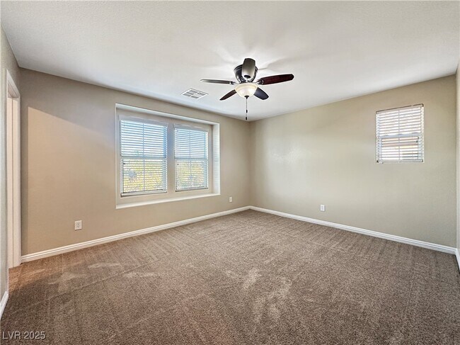Building Photo - 945 Spiracle Ave
