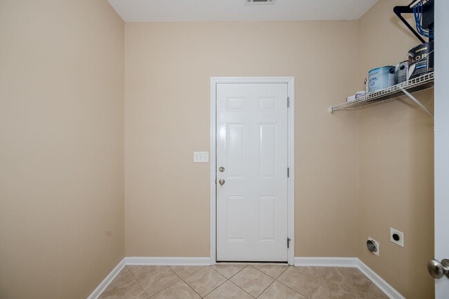 Building Photo - 528 Casey Ct