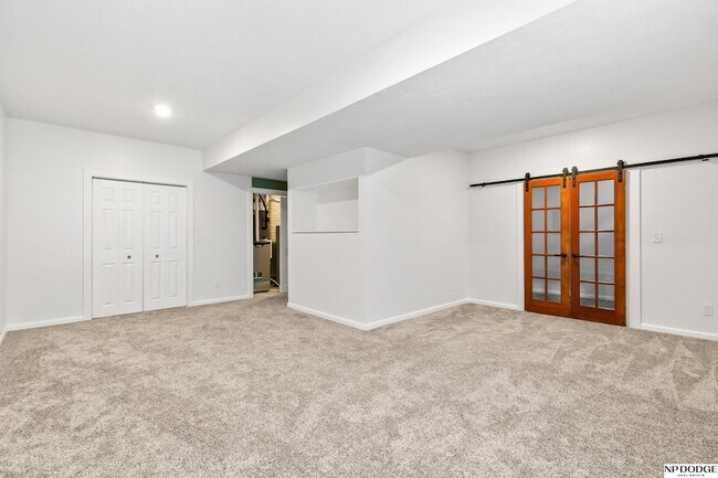 Building Photo - 1104 Valleyview Dr