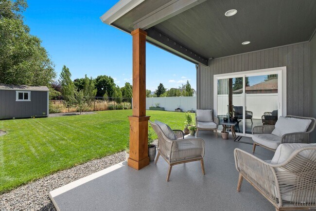 Building Photo - Spokane Valley Two-story - Available Now!