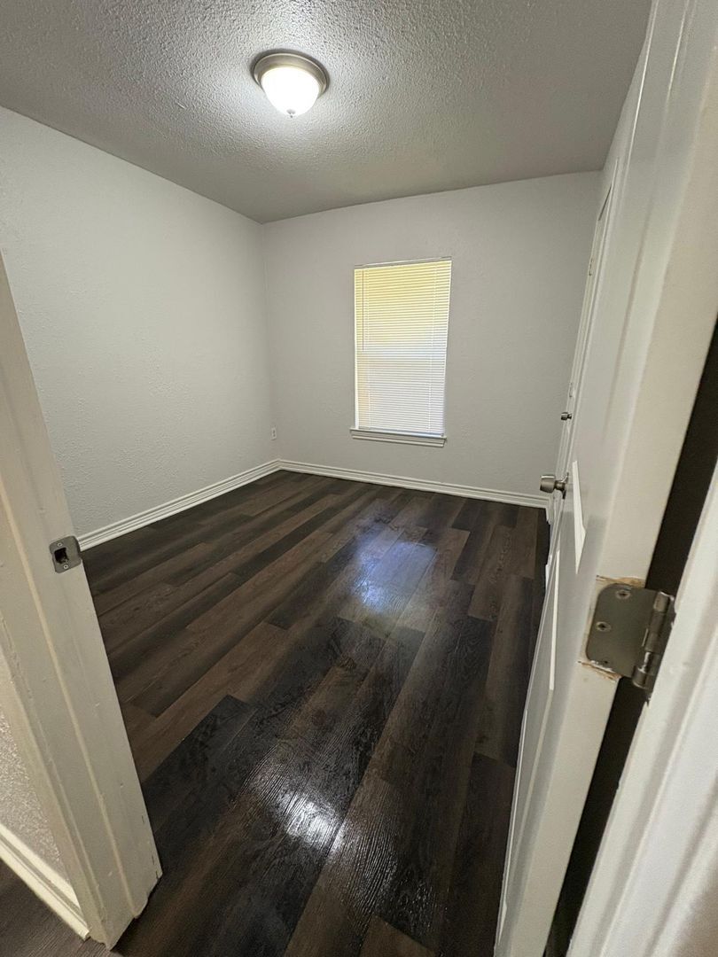 Building Photo - 818 Quinette Dr