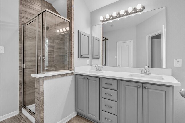 Building Photo - 16838 Ellicott Rock Dr