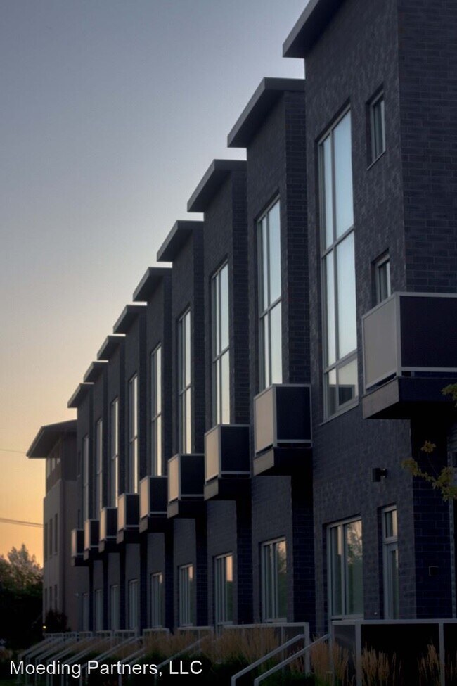 Building Photo - 222 Wisconsin St