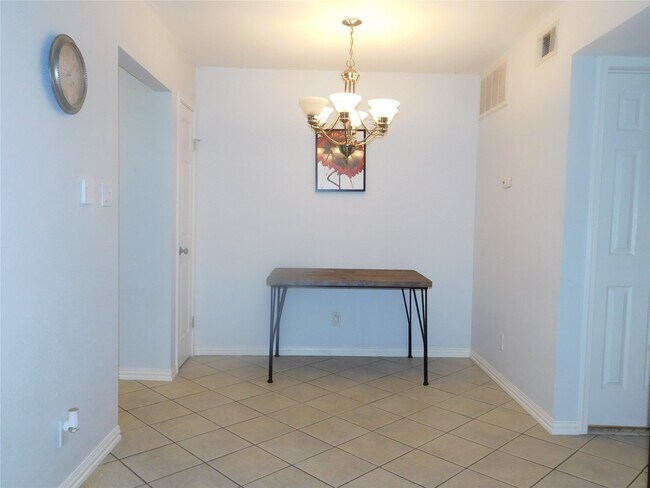 Building Photo - 2120 El Paseo St
