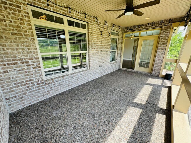 Building Photo - 2-Level Condo in Five Oaks of Lebanon