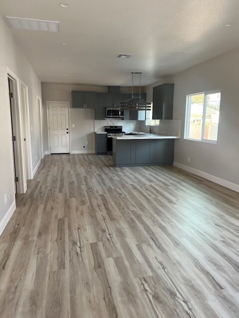 Building Photo - 316 Linden St