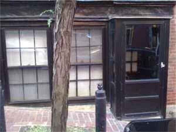 Building Photo - 53 Garden St